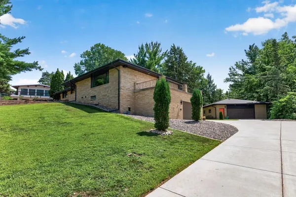 1472 Bridgeview AVE, Eagan, MN 55121