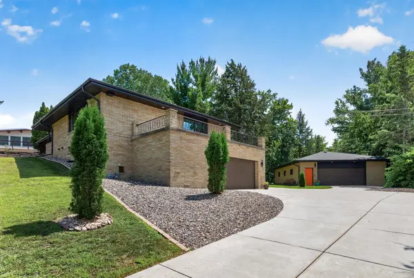1472 Bridgeview AVE, Eagan, MN 55121