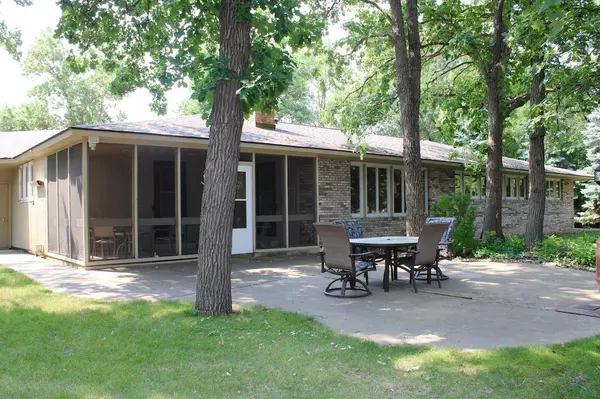 911 Oakmont DR, Thief River Falls, MN 56701