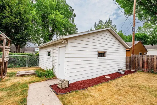 1707 2nd ST N, Fargo, ND 58102