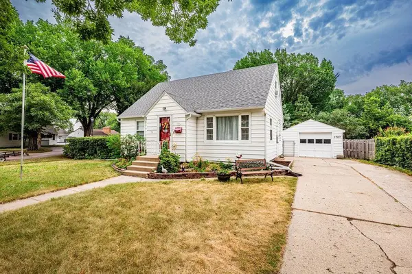 1707 2nd ST N, Fargo, ND 58102