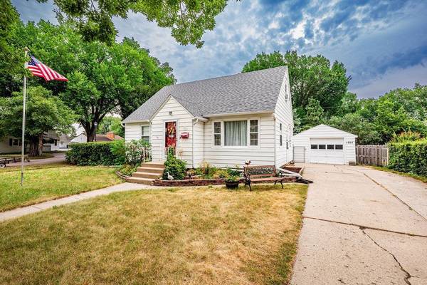 1707 2nd ST N, Fargo, ND 58102