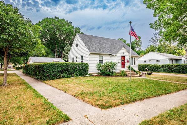 1707 2nd ST N, Fargo, ND 58102