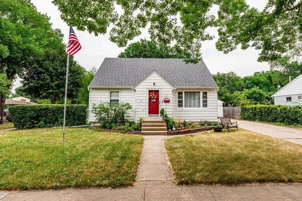 1707 2nd ST N, Fargo, ND 58102