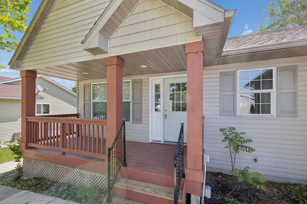 211 7th ST S, Winsted, MN 55395