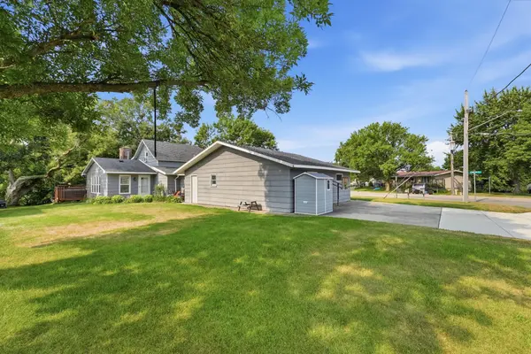 505 Ash ST SE, New London, MN 56273