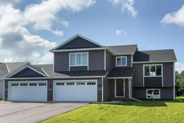 8695 90th AVE, Milaca, MN 56353