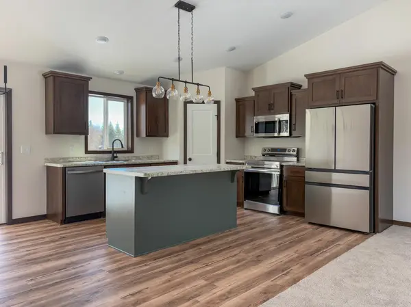 8695 90th AVE, Milaca, MN 56353