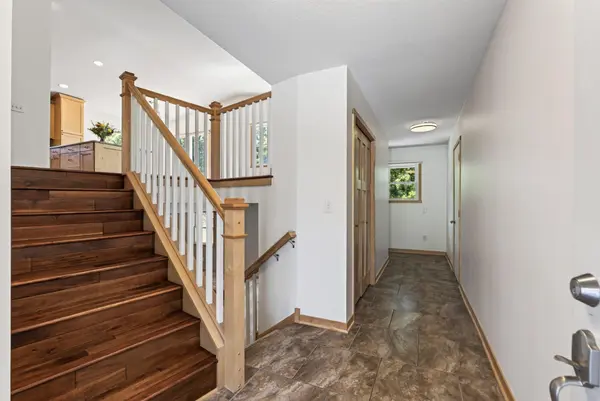 460 Hawes AVE, Vadnais Heights, MN 55127