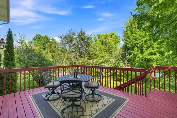 8819 Rainier CT, Woodbury, MN 55125