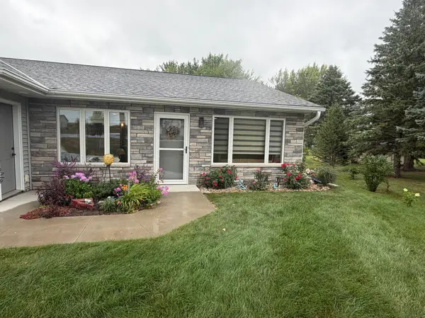 2344 Cherrywood LN, Worthington, MN 56187