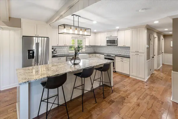 13529 Larkin DR, Minnetonka, MN 55305