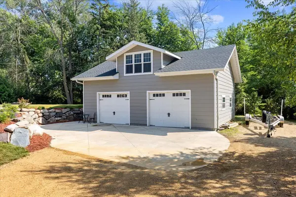13529 Larkin DR, Minnetonka, MN 55305