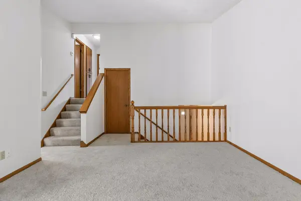 2002 Mesabi AVE E, Maplewood, MN 55109