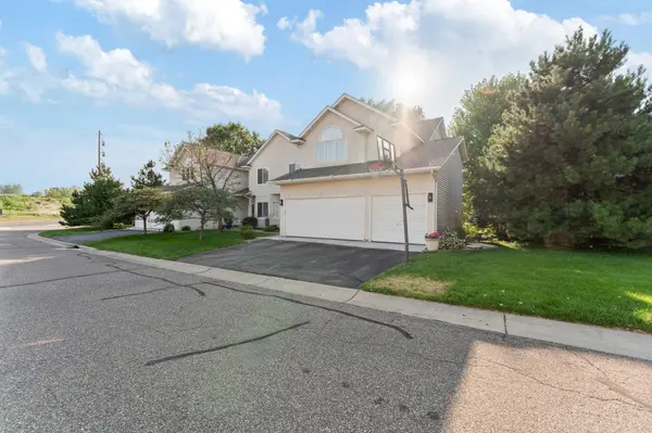 1517 Deerwood BND, Eagan, MN 55122