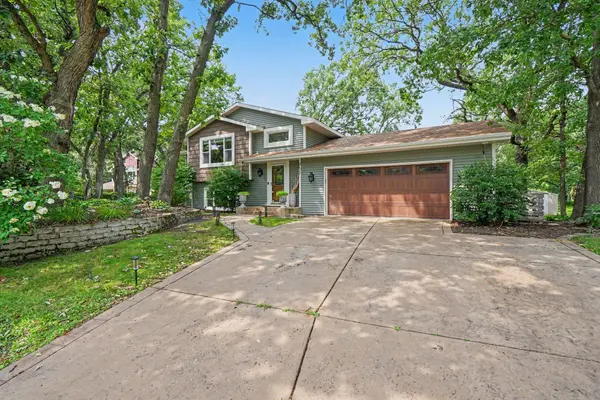 957 118th LN NW, Coon Rapids, MN 55448