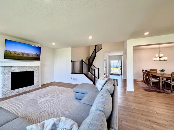 18112 Hounds DR, Lakeville, MN 55044