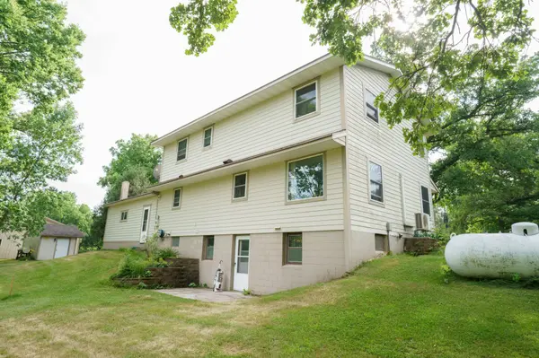 643 Crescent RD, South Haven, MN 55382