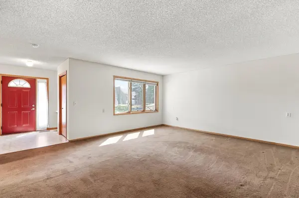 57 Sycamore ST W, Saint Paul, MN 55117