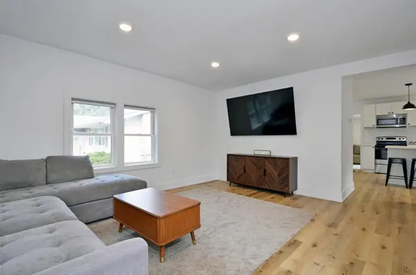 2479 14th AVE E, North Saint Paul, MN 55109