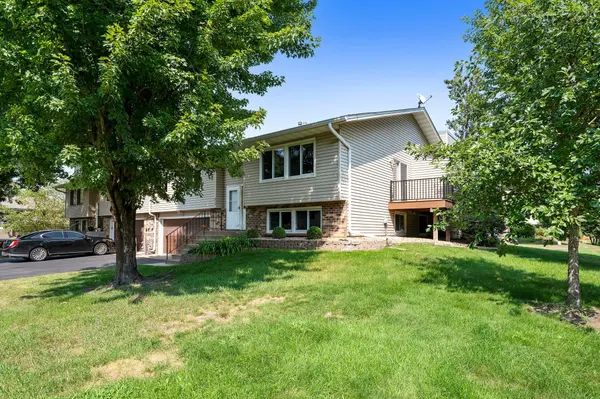 934 94th AVE NE, Blaine, MN 55434