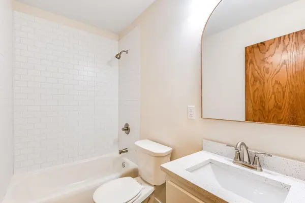 2740 Xylon AVE N #1, New Hope, MN 55427