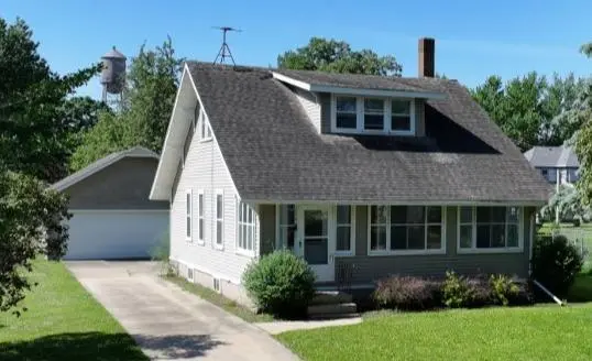 111 W Cabot ST, Le Roy, MN 55951
