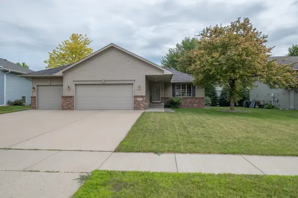 240 Grovebrook CIR, Mankato, MN 56001