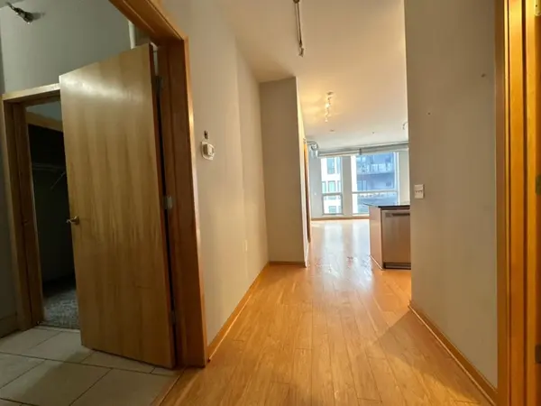1211 Lagoon AVE #405, Minneapolis, MN 55408
