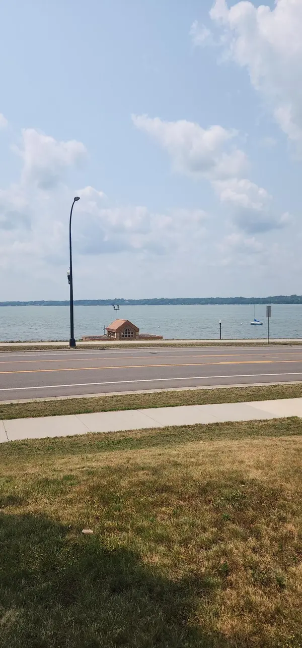 208 Lake BLVD S, Buffalo, MN 55313