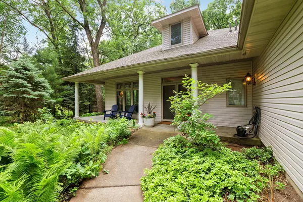 17 Baillon LN, Lakeland, MN 55043