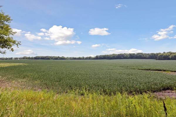 24x4 Holy Name DR, Medina, MN 55340