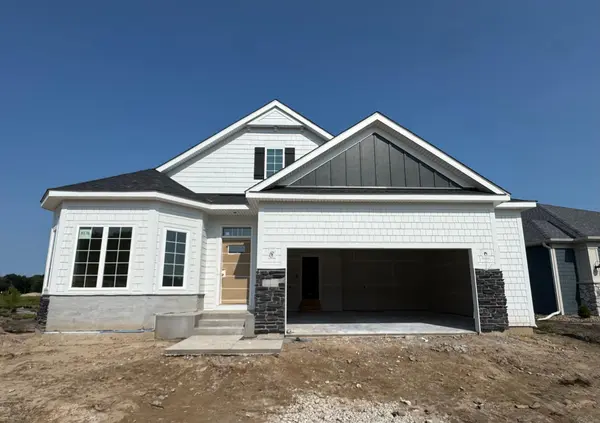 8176 Haywood DR, Lino Lakes, MN 55014