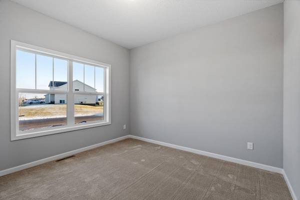 10880 165th AVE NW, Elk River, MN 55330