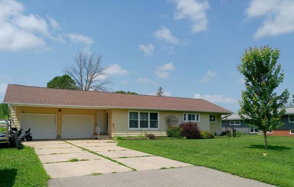 110 Robert ST, Ostrander, MN 55961