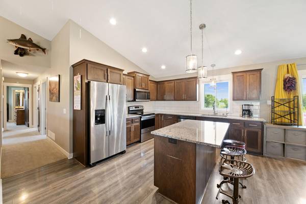 1106 Rolling Hills DR NW, Montgomery, MN 56069