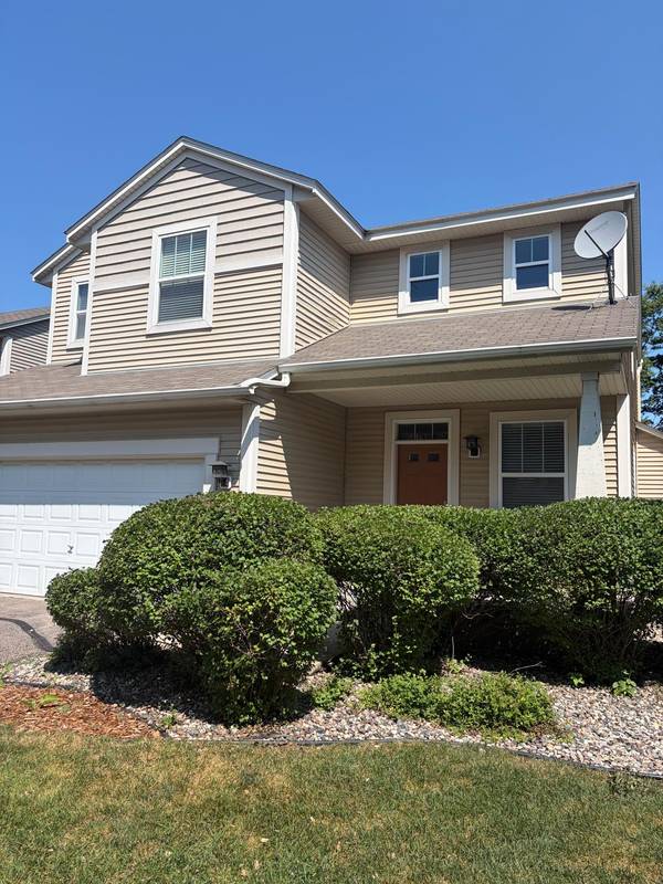 728 Newberry LN, Chaska, MN 55318
