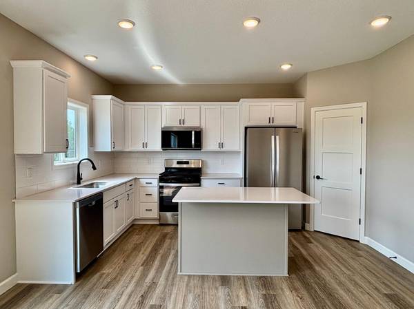 837 Walnut Grove LN, Hanover, MN 55341