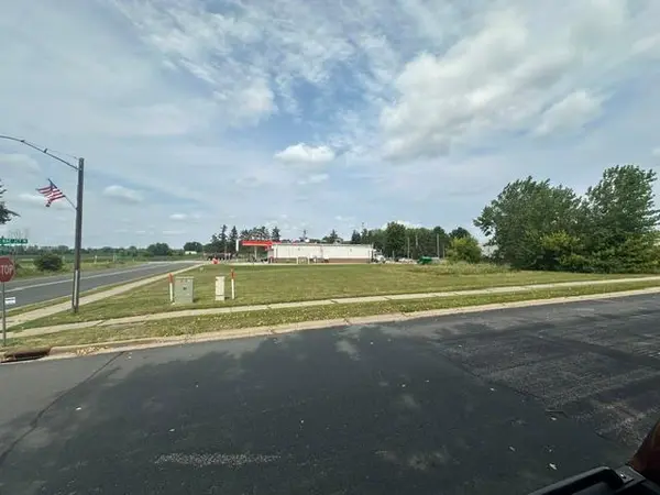 800 N Division ST, Roberts, WI 54023