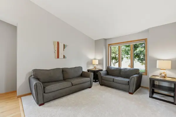 1315 Oakwood LN, Hanover, MN 55341