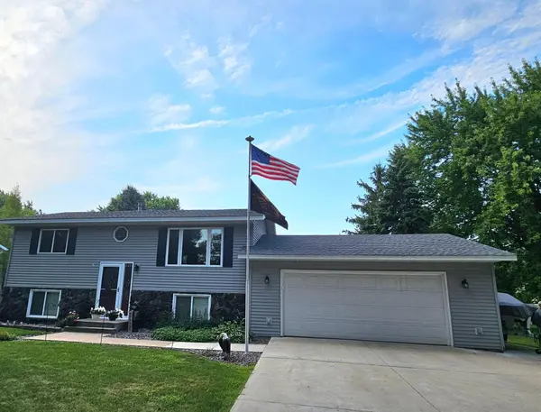 2213 20th AVE SW, Willmar, MN 56201