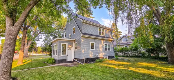 803 10th ST S, Moorhead, MN 56560