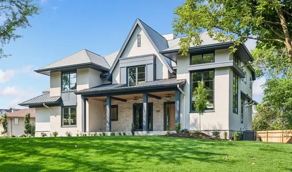 5252 Lochloy DR, Edina, MN 55436