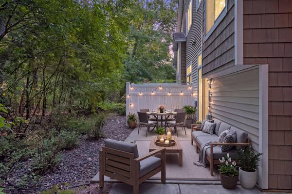 8271 Kimball DR, Eden Prairie, MN 55347