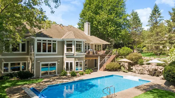 2841 Ella LN, Minnetonka, MN 55305