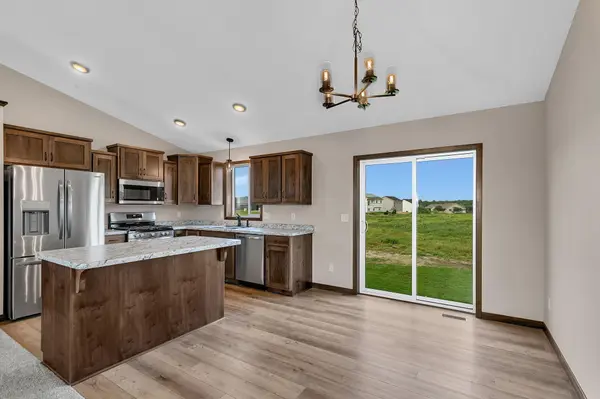 801 Prateria, Avon, MN 56310