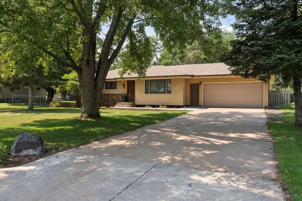 7836 Woodlawn DR, Mounds View, MN 55112