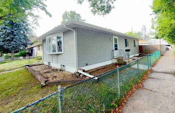 243 Winifred ST E, Saint Paul, MN 55107