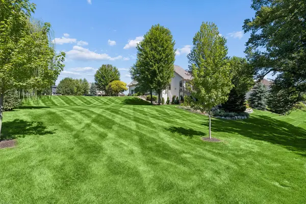 2195 Gallery CT, Victoria, MN 55386