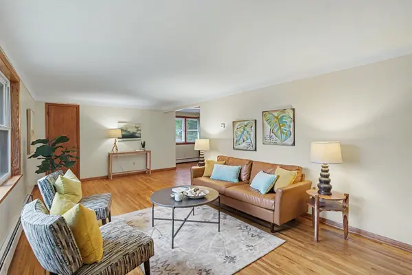1680 Burns AVE, Saint Paul, MN 55106